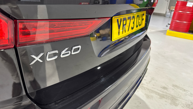 Volvo XC60 2.0 T8 [455] RC PHEV Ultimate Dark 5dr AWD Gtron Estate